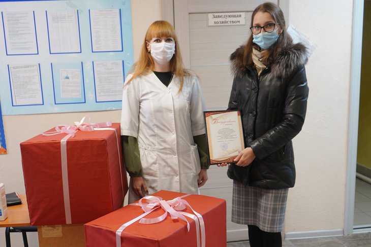 Депутат ЗС Нина Чекотова провела благотворительную акцию для детей из детских домов