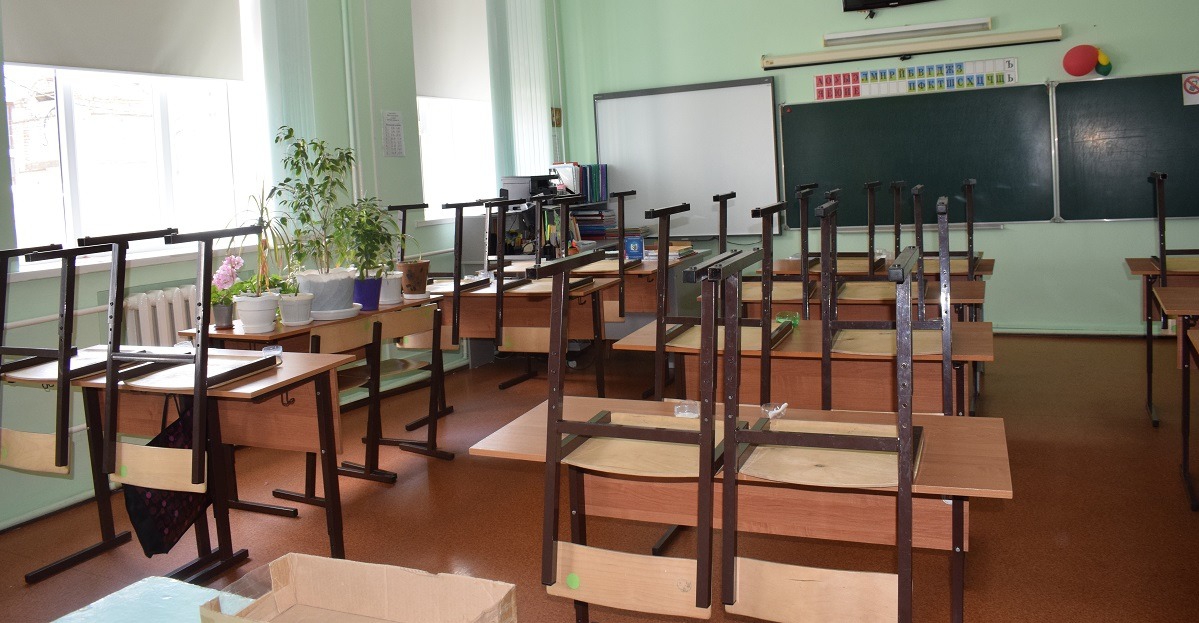 Семь школ Иркутска полностью перевели на дистанционный формат обучения
