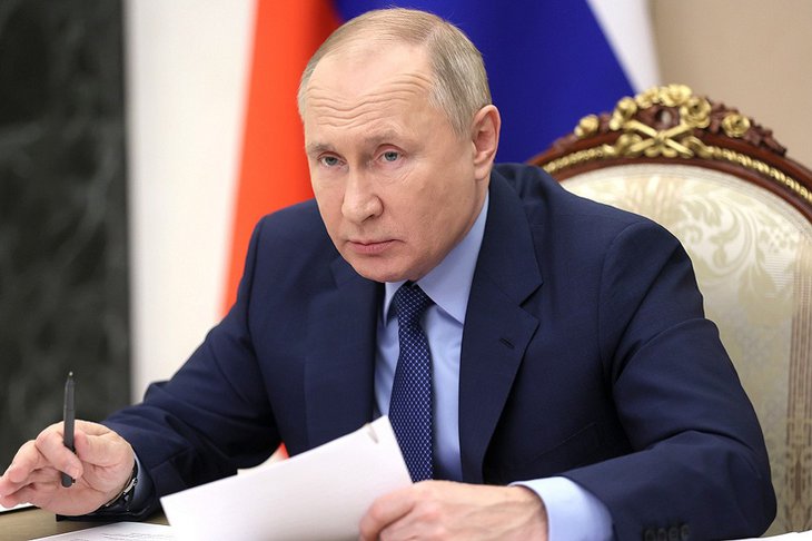Президент подписал закон об увеличении МРОТ до 13 890 рублей