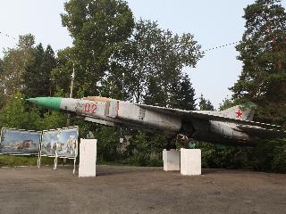 В Иркутске у школы №21 установят самолет-памятник "МИГ-23"