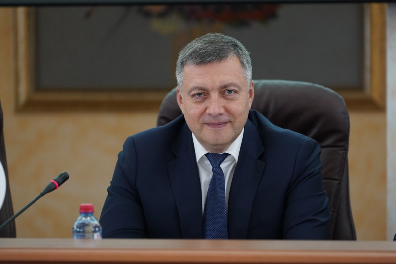 Губернатор Иркутской области Игорь Кобзев поддержал введение QR-кодов