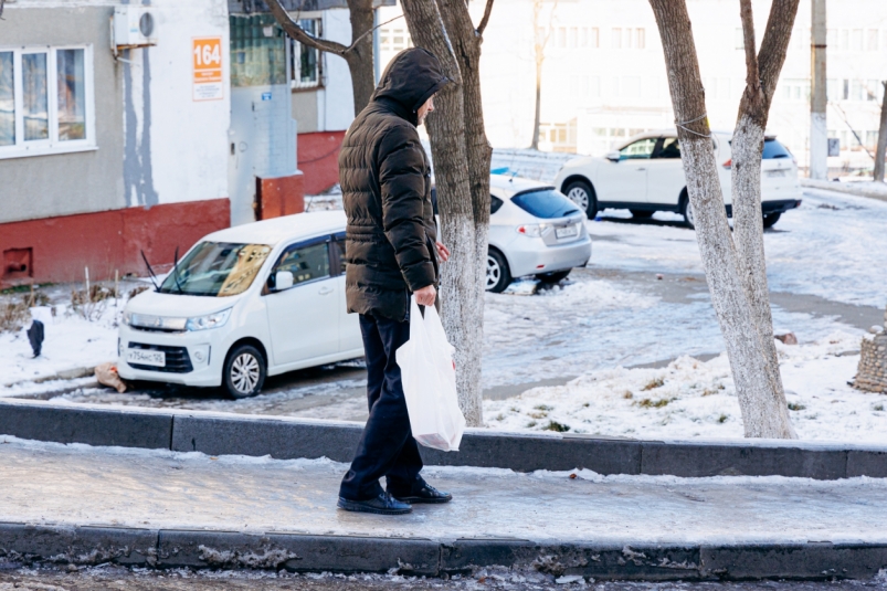 Житель Ангарска отсудил у мэрии города 200 тысяч рублей за падение на скользком тротуаре