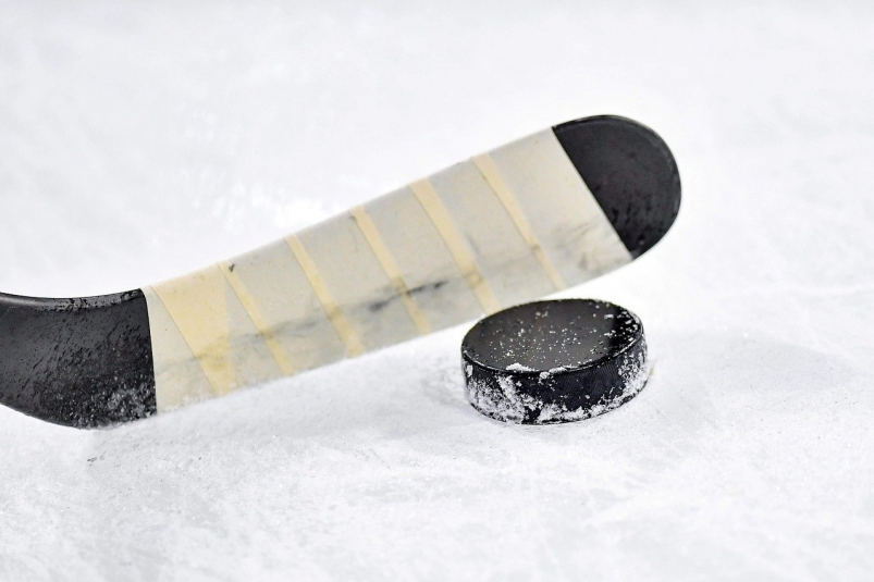 Хоккеисты "Ермака" из Ангарска уступили "Ладе" на родном льду