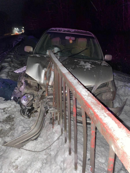 В Слюдянском районе водитель иномарки погиб, наехав на ограждение моста