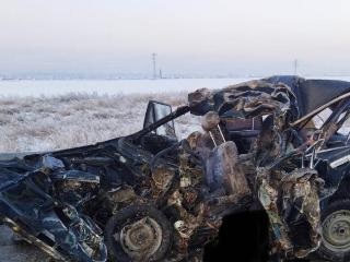 В Усольском районе в ДТП с большегрузом погиб 26-летний водитель ВАЗа