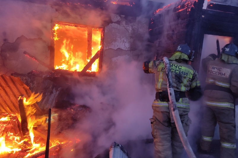 Два человека погибли на пожарах в Иркутской области за ночь 2 января