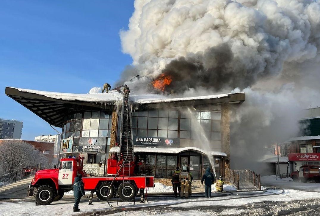 Установлена предварительная причина пожара, уничтожившего ресторан в Братске