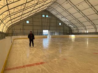 Губернатор Иркутской области проехал на коньках после 40-летнего перерыва (видео)
