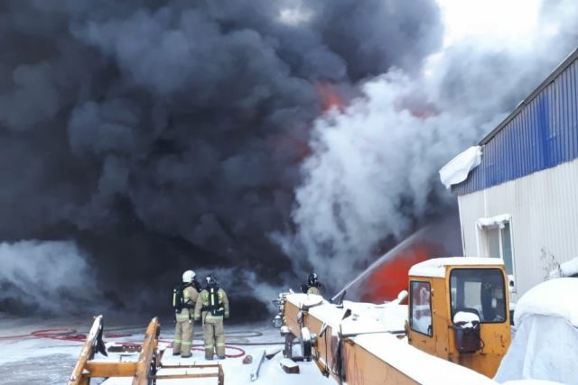 Рабочий пострадал во время пожара на промплощадке в Братске