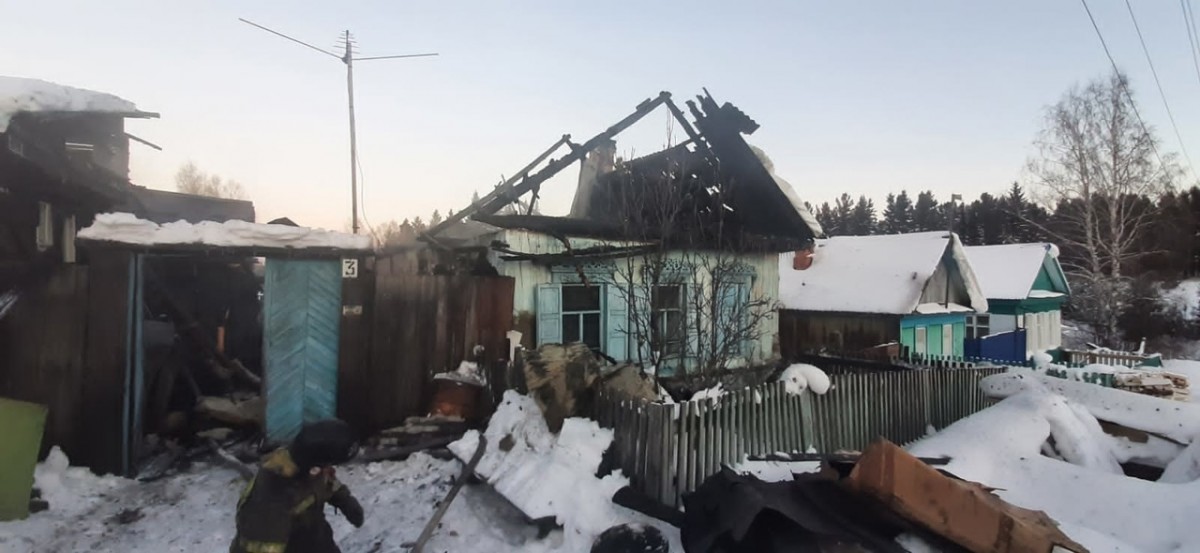 Мужчина пострадал на пожаре в частном доме в Тайшете