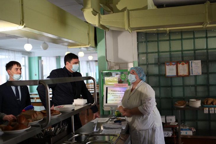 Оборудование и посуду на 18 миллионов рублей закупили в 40 школ Иркутска