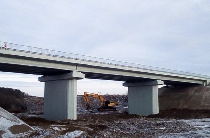 В Киренском районе построили новый мост взамен рухнувшего вместе с грузовиком в 2019 году