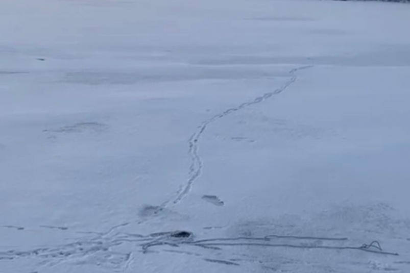 Пьяный молодой человек провалился под лед на Иркутском водохранилище ночью 12 января
