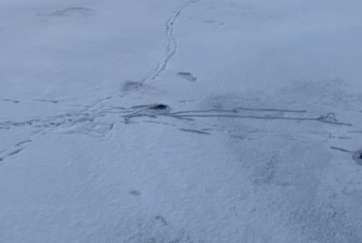 Начальник караула охраны Иркутской ГЭС спас провалившегося под лед мужчину