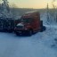 Опрокинувшийся большегруз заблокировал движение на 92 км дороги Усть-Кут - Киренск
