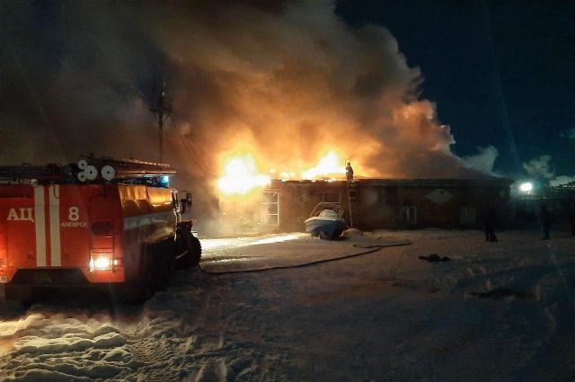 Пожар в производственном цехе с майнинговыми фермами произошел в Ангарске