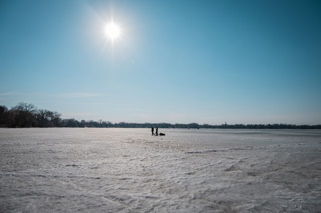 Гидрометцентр: лед на водоемах Иркутской области тоньше обычного
