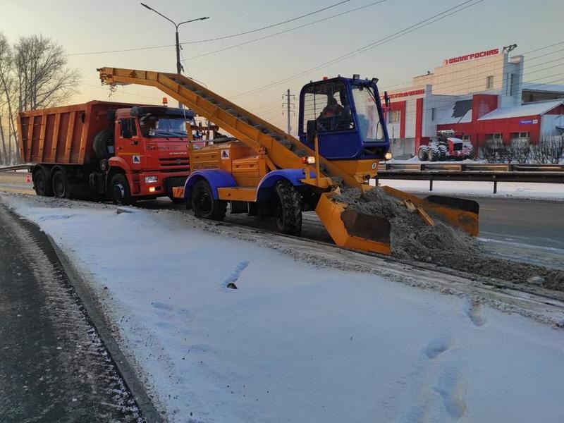 Две тысячи тонн снега вывезли с улиц Иркутска после снегопада