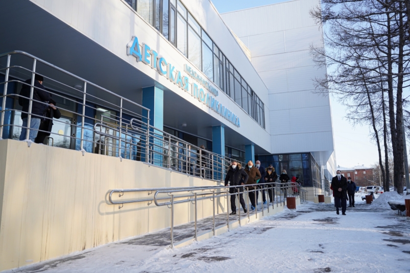 Строительство детской поликлиники и женской консультации завершили во втором Иркутске