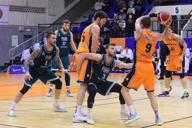 Баскетбольный «Иркут» обыграл лидера Суперлиги-1