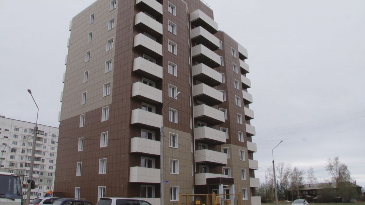 Суд обязал застройщика устранить дефекты в квартирах дома, который по программе переселения заселили в Братске почти пять лет назад