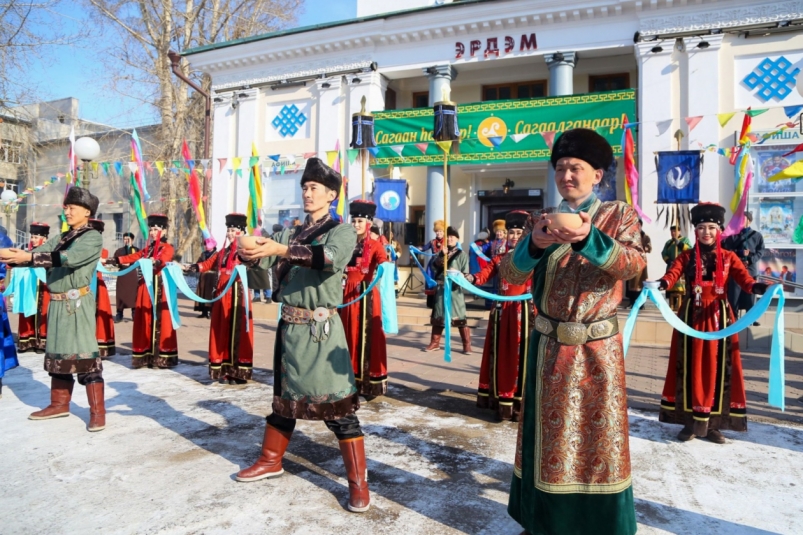 Первый день Белого месяца в Усть-Ордынском Бурятском округе в Приангарье будет нерабочим