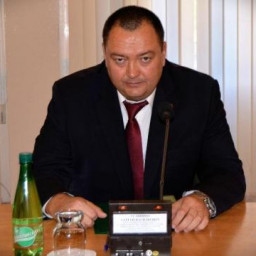 Депутат Угляница вёл агитацию в день выборов