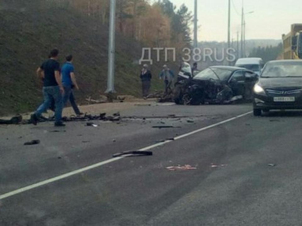 В массовой аварии на Байкальском тракте пострадали четыре человека и пять авто