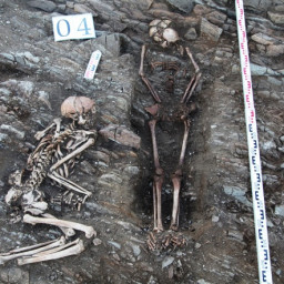 Археологи нашли на мысе Уюга на Байкале захоронения раннего бронзового века