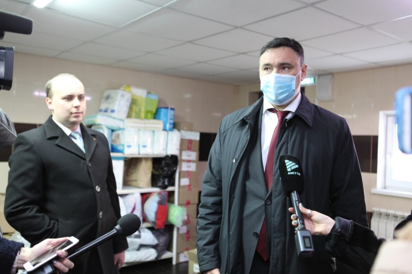 Мэр Иркутска Руслан Болотов передал гуманитарную помощь для жителей ДНР, ЛНР и Украины