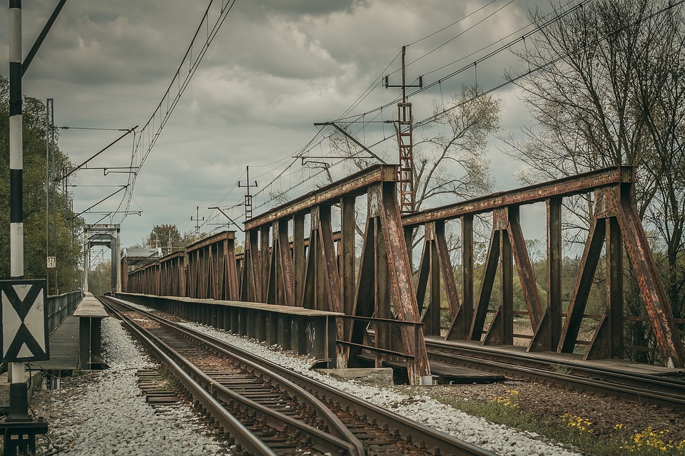 Железнодорожный мост через реку Лена на БАМе планируют построить до конца года