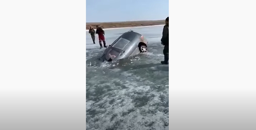 Водитель минивэна погиб, провалившись под лёд Ангары в Нукутском районе