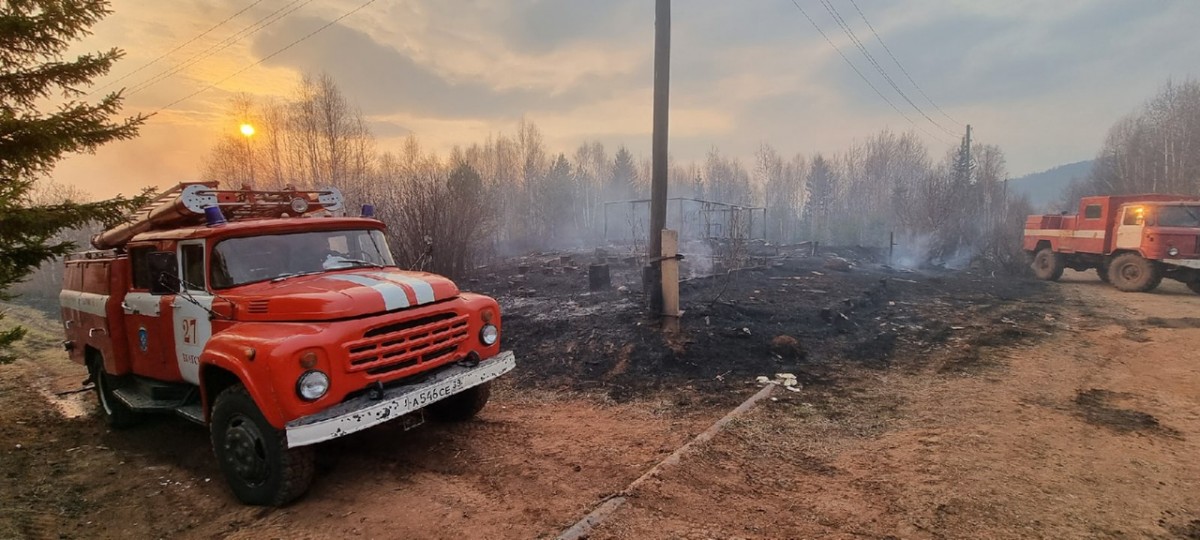 Более 150 участков сгорело в братских садоводствах на 35-36 км Тулунского тракта