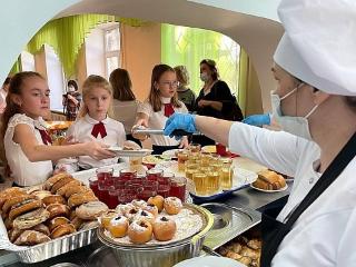 Топ-10 лучших школьных столовых определили в Иркутской области