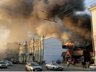 В центре Иркутска полыхает огромный пожар (видео)