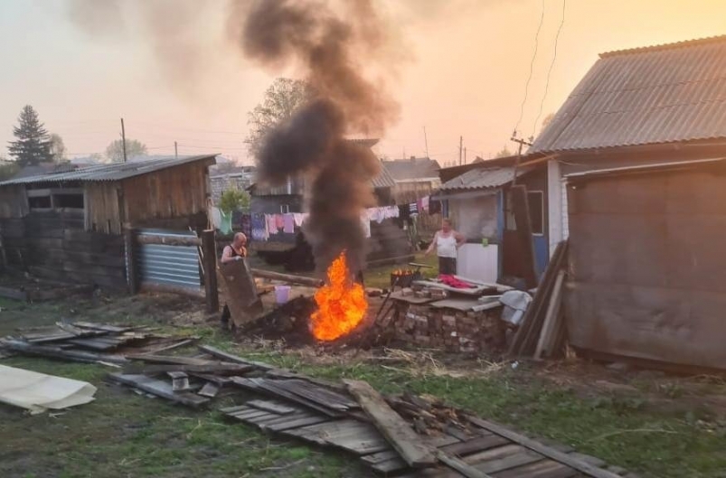 37 жителей Иркутской области за сутки нарушили особый противопожарный режим