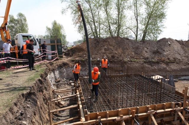 В Иркутске готовят фундамент для стелы «Город трудовой доблести»