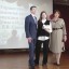 Депутат Думы Иркутска Евгений Савченко вручил премии отличникам трех школ своего округа