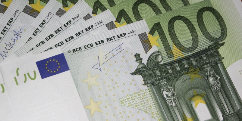 Эксперт объяснил причину обрушения курса евро