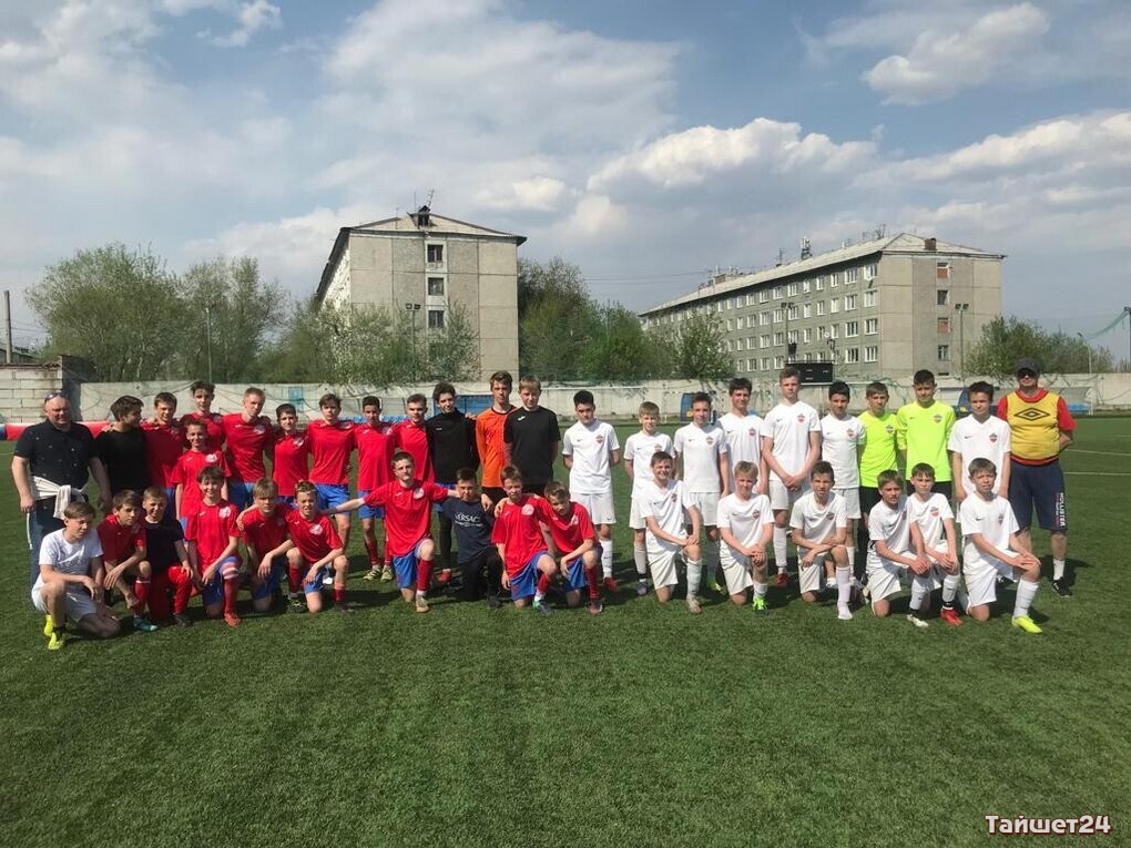 Спортсмены спортклуба «Саяны» Тайшетского района оттачивают своё мастерство на профессиональных футбольных площадках