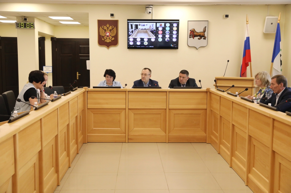 Комитет по собственности и экономической политике Законодательного Собрания Иркутской области готовит вопросы к сессии