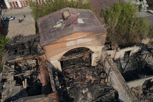 Названа предварительная причина пожара в бывшем здании ТЮЗа в Иркутске