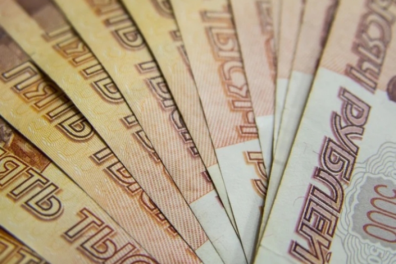 По 1800 и 1300 рублей уже раздают пенсионерам – кто забыл, берите своё