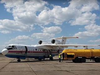 Авиация МЧС тушит лесные пожары в Иркутской области
