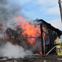 Пожар произошёл на улице Заводской в Юртах