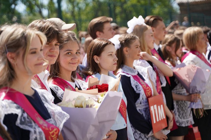 В 2022 году из школ Иркутской области выпустились 13 500 учеников