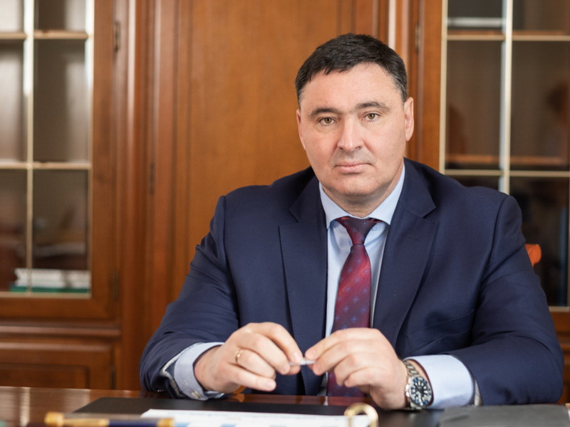 Руслан Болотов предложил увеличить траты на поддержку молодых специалистов в Иркутске