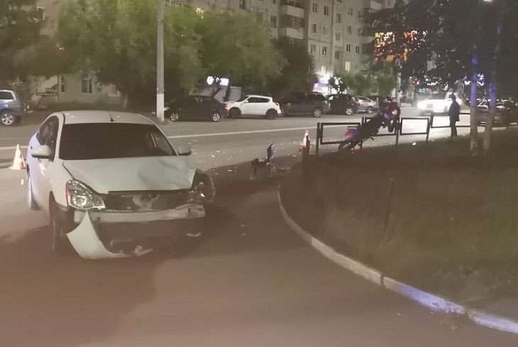 16-летний мотоциклист без прав пострадал в ДТП с Nissan Almera в Братске