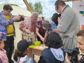 Фестиваль ремёсел собрал в Усть-Ордынском 15 мастеров из трёх регионов Прибайкалья