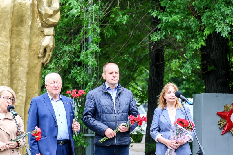 Митинги у мемориалов в День памяти и скорби провели депутаты Думы Иркутска